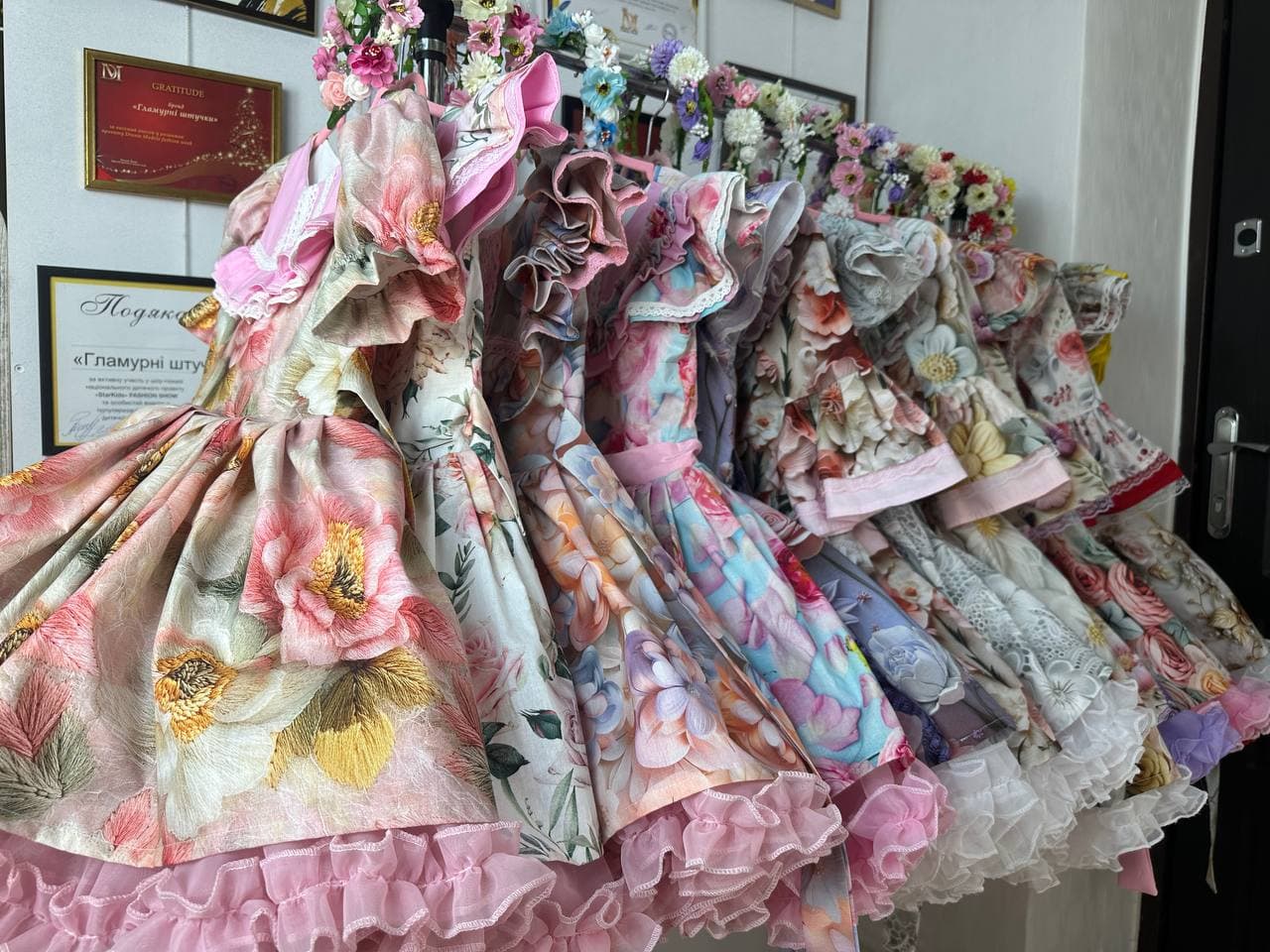 Нарядні дитячі сукні — банер колекції «Гламурні штучки»